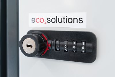 eco2solutions | eco2mobility Bike-Locker mit Steckdose Verschluss mit Aufkleber eco2solutions